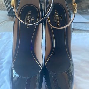 VALENTINO | Garavani black Go Ankle Strap Platform Pumps High Heels Black